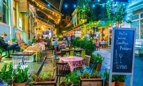 زندگی شبانه در تفلیس کافه‌ها